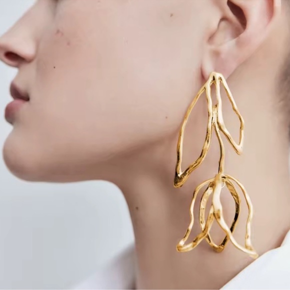 Zara Tulip Gold Drop Earrings - Picture 6 of 6